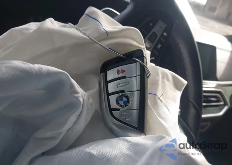 2021 BMW X5 Phev xDrive45E z USA, uszkodzony, nr VIN 5UXTA6C06M9F51285